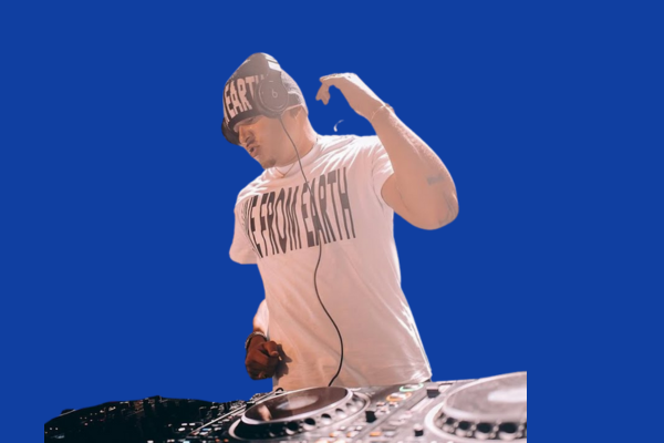 Live from Earth - MCR-T, DJ GIGOLA, MRD